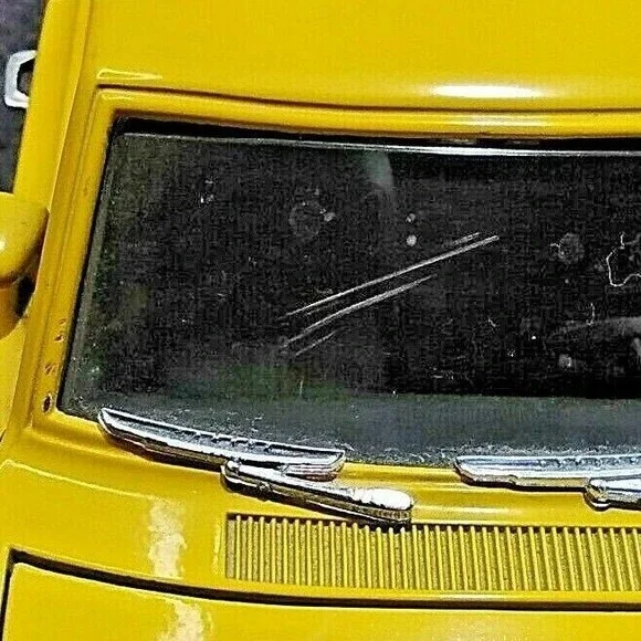 Road Signature 1969 Plymouth Cuda Barracuda 1:18 Scale Diecast Model Car Yellow - Picture 10 of 12